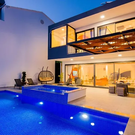 Kismet Villa *